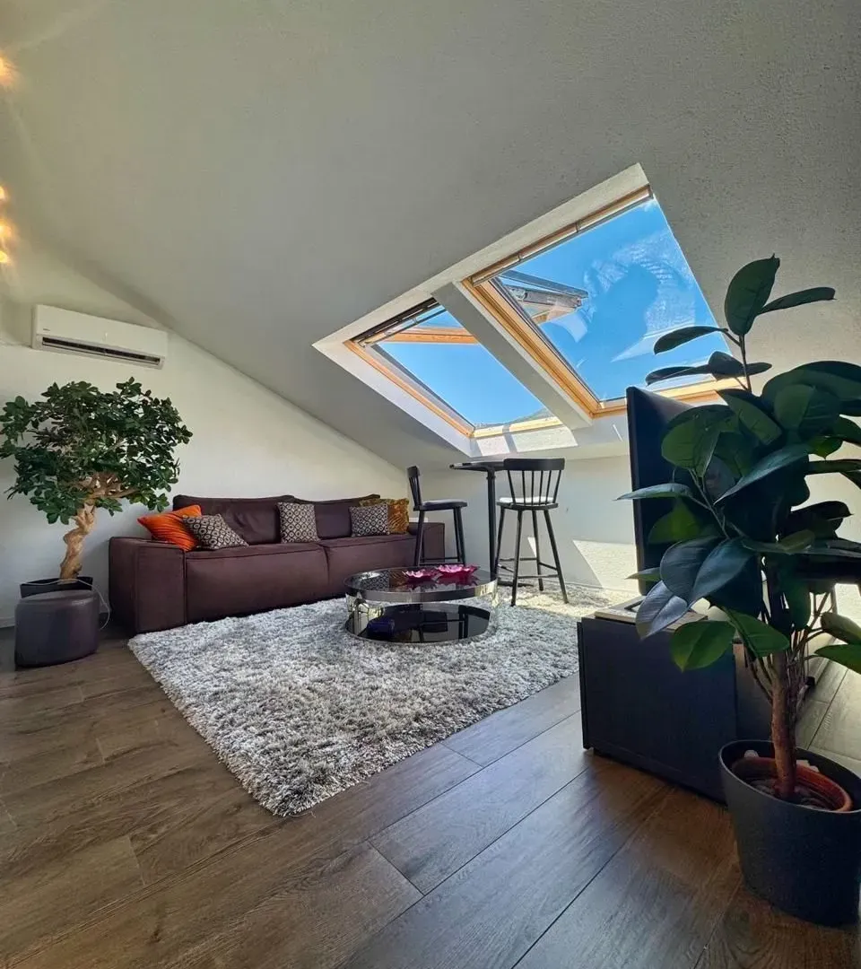 Prodaja, dvosoban stan, 82m², Dobrota, Kotor