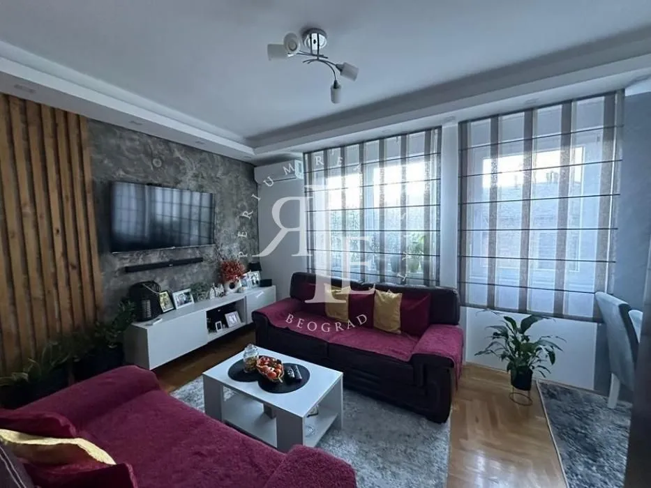 Prodaja, trosoban stan, 40m², Vojvode Vlahovica, Beograd