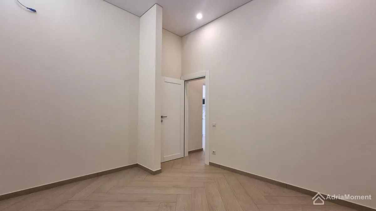 Prodaja, dvosoban stan, 80m², Dobrota, Kotor