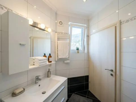 Prodaja, stan, 65m², Bečići, Budva - image 7