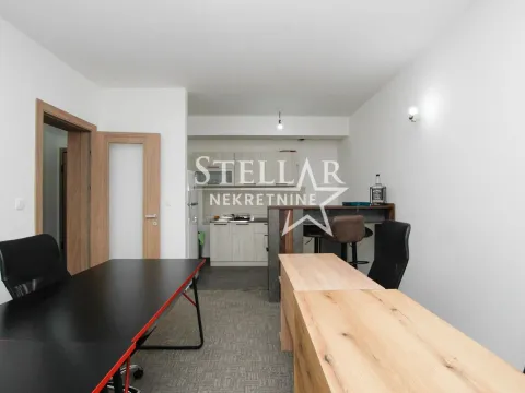 Izdavanje, poslovni prostor, 70m², Master Kvart, Podgorica - image 13