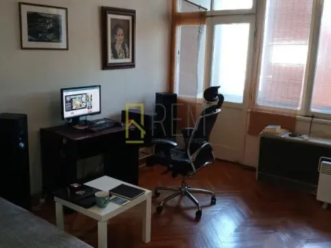 Prodaja, dvosoban stan, 76m², Centar, Podgorica