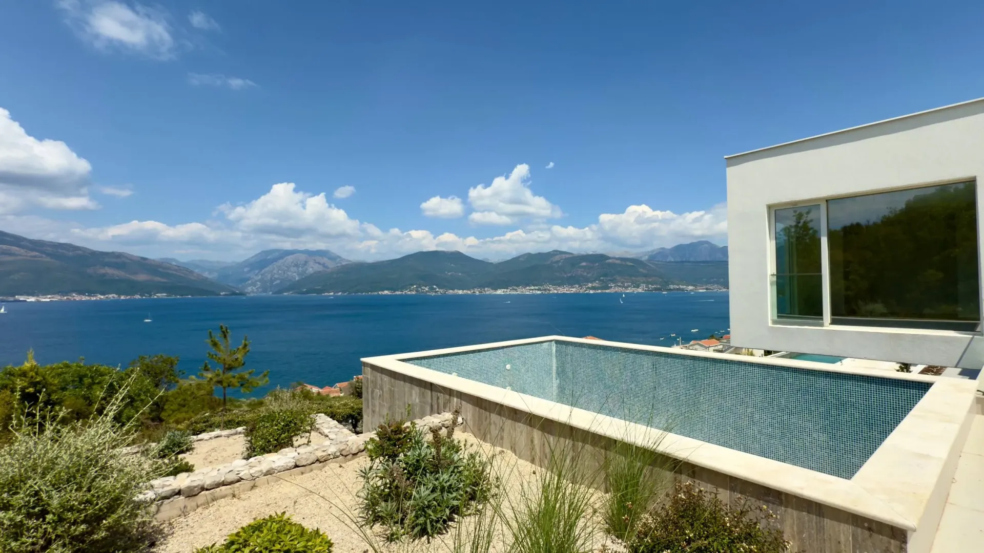 Prodaja, kuća, 350m², Krašići, Tivat