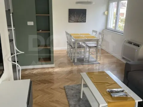 Rent, two bedroom apartment, 70m², Tivat, Crna Gora - image 2