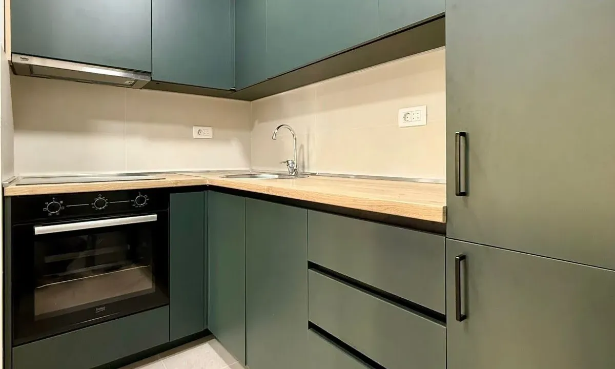 Izdavanje, jednosoban stan, 43m², Pobrežje, Podgorica