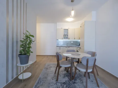 Rent, one bedroom apartment, 60m², Budva, Crna Gora - image 9