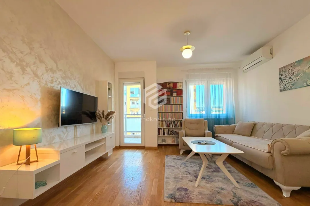 Rent, one bedroom apartment, 43m², City Kej, Podgorica