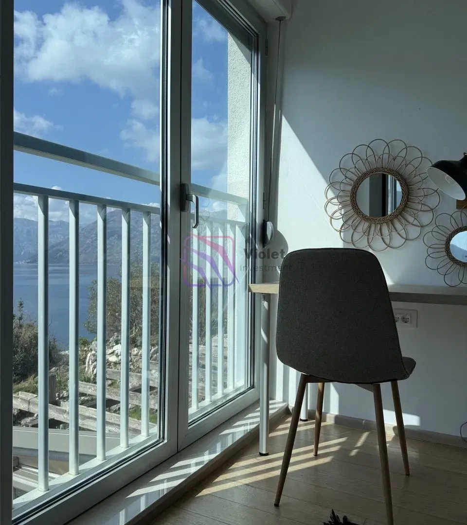 Prodaja, trosoban stan, 75m², Dobrota, Kotor