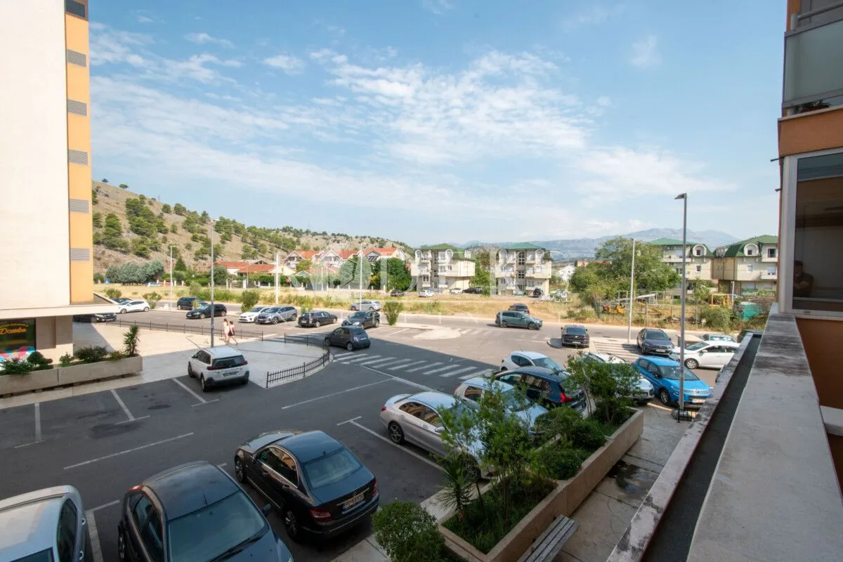 Izdavanje, jednosoban stan, 42m², City Kej, Podgorica