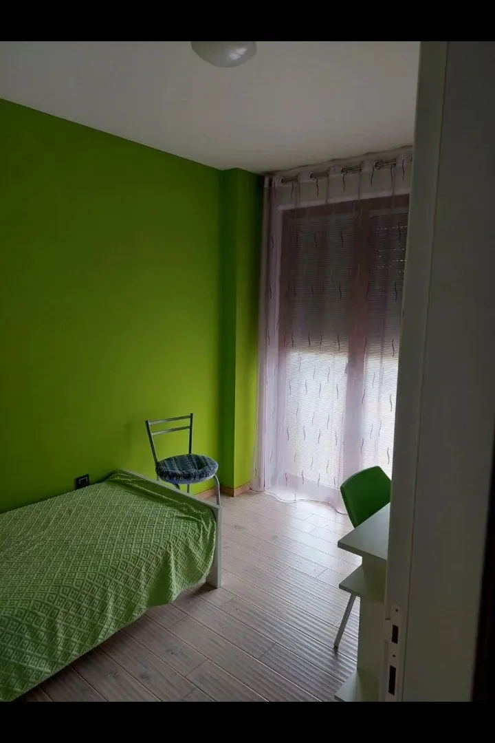 Izdavanje, trosoban stan, 140m², Preko Morače, Podgorica