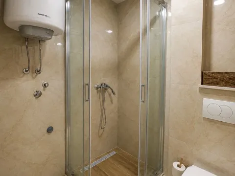 Izdavanje, jednosoban stan, 46m², Ilino, Bar - image 9