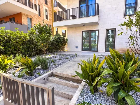 Sale, one bedroom apartment, 106m², Porto Montenegro, Tivat - image 4