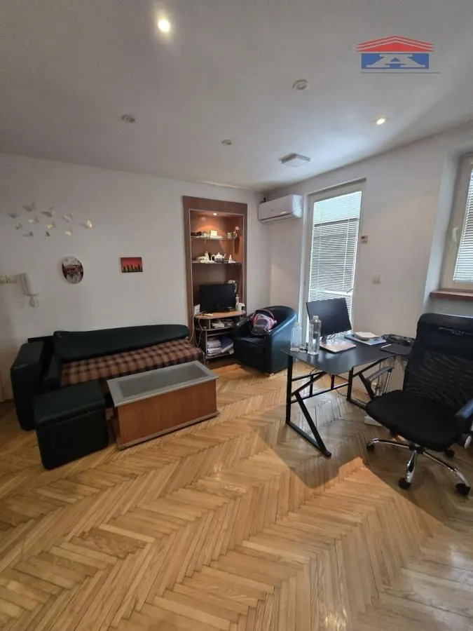 Izdavanje, jednosoban stan, 40m², Centar, Novi Sad