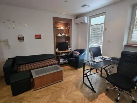Izdavanje, jednosoban stan, 40m², Centar, Novi Sad - image 2