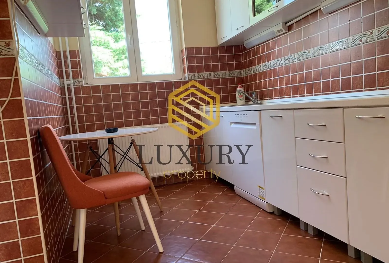 Rent, house, 406m², Pod Goricom, Podgorica
