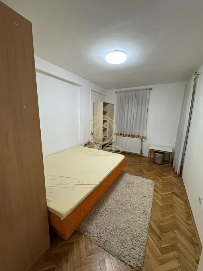 Izdavanje, trosoban stan, 76m², Centar, Novi Sad