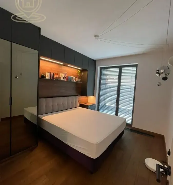 Izdavanje, trosoban stan, 80m², Stari Grad, Beograd