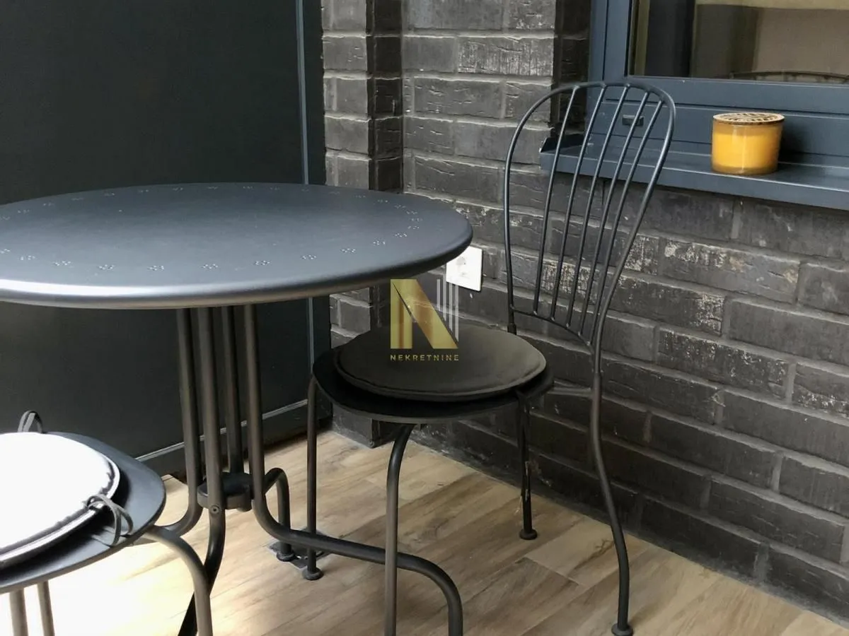 Prodaja, dvosoban stan, 49m², Centar, Novi Sad