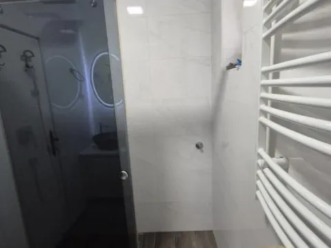 Izdavanje, četvorosoban stan, 100m², Autokomanda, Voždovac Sve Podlokacije - image 7