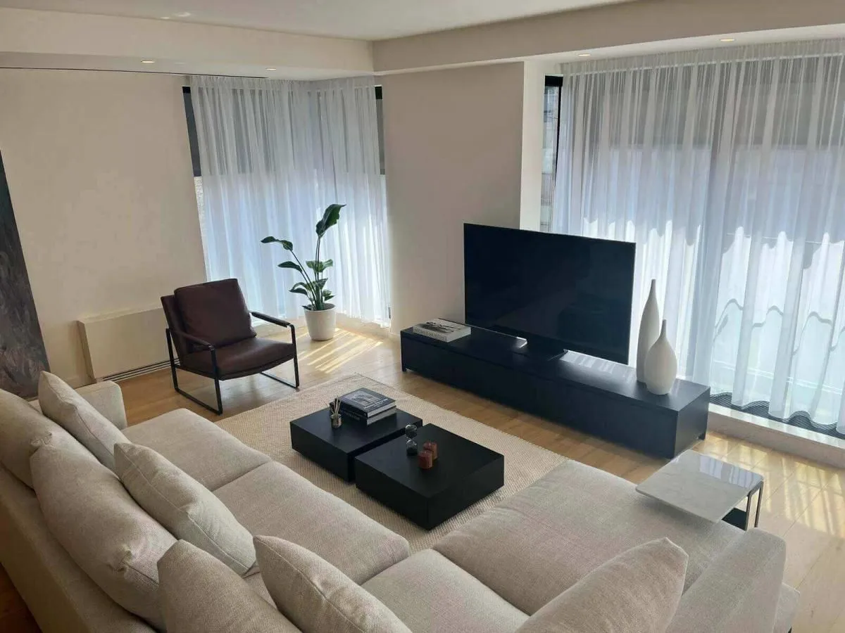 Izdavanje, trosoban stan, 120m², Stari Grad, Beograd