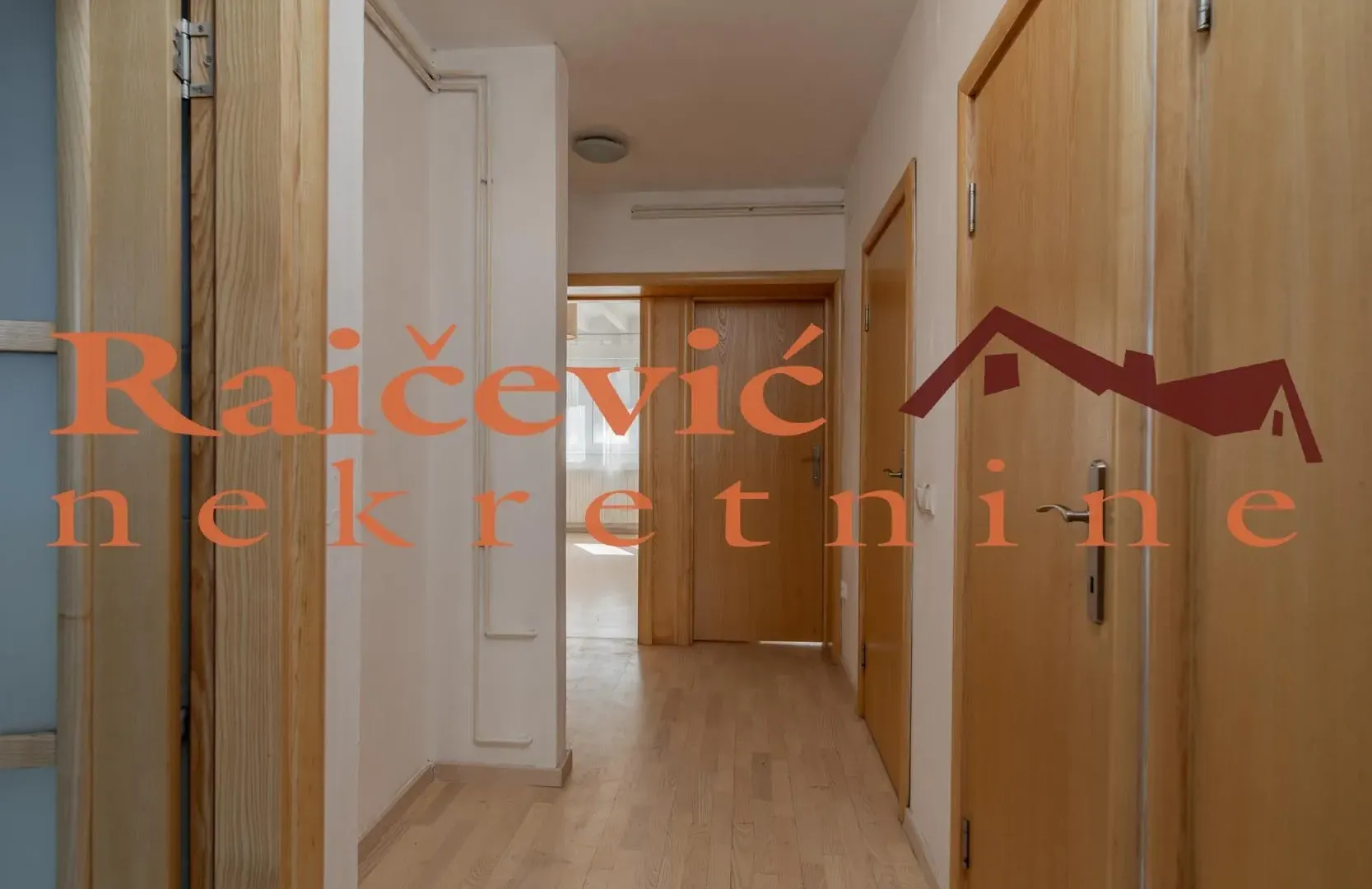 Prodaja, dvosoban stan, 68m², Centar, Stara Pazova