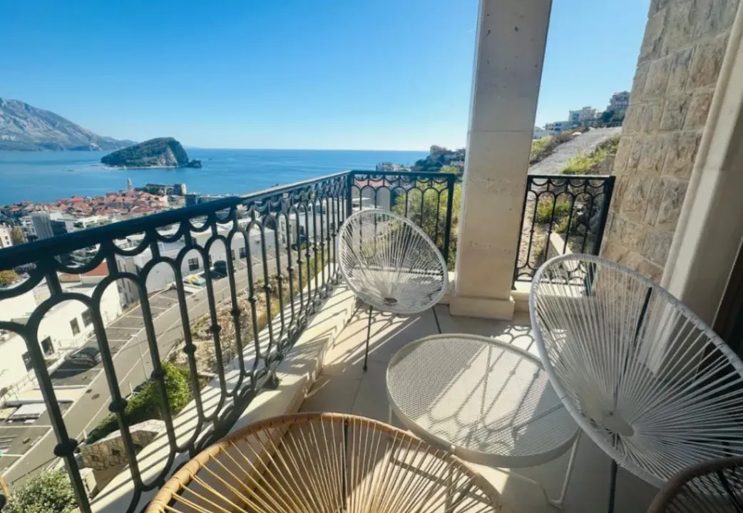 Prodaja, dvosoban stan, 73m², Komoševina, Budva