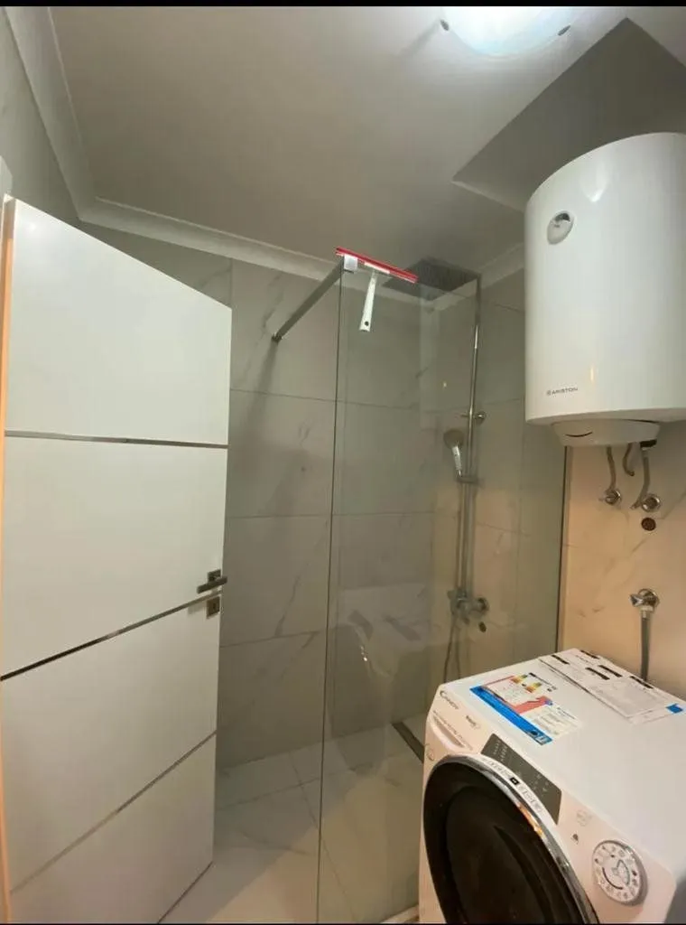 Izdavanje, trosoban stan, 80m², Stari Aerodrom, Podgorica