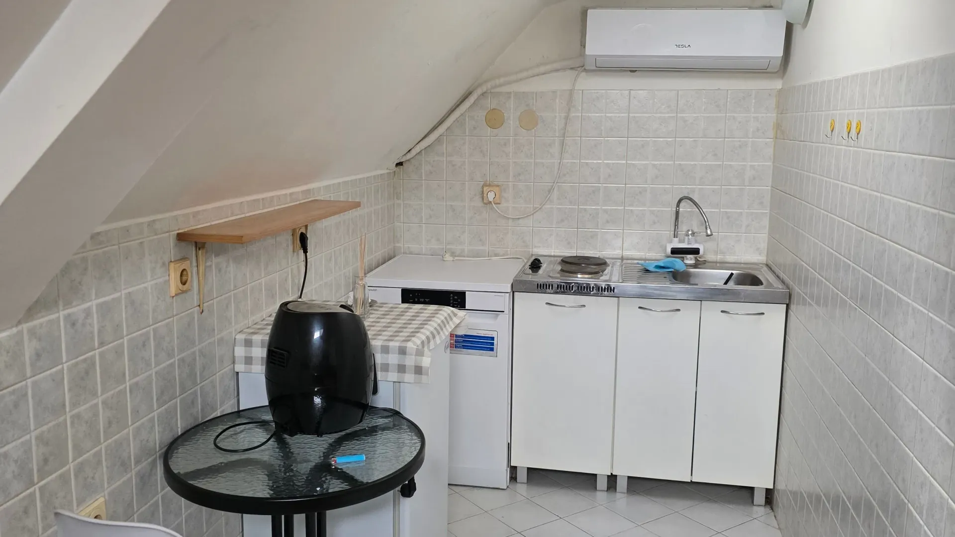 Rent, studio apartment, 25m², Stara Varoš, Podgorica
