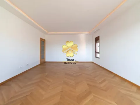 Izdavanje, trosoban stan, 142m², Gorica C, Podgorica - image 2