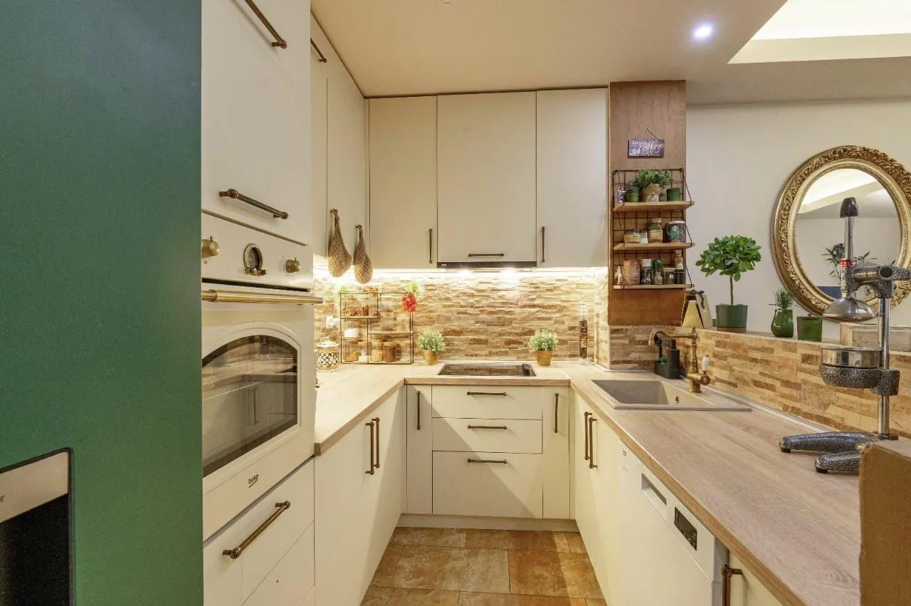 Prodaja, dvosoban stan, 82m², Rozino, Budva