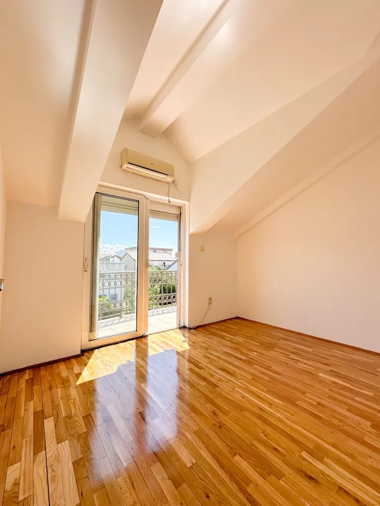 Rent, two bedroom apartment, 69m², Stari Aerodrom, Podgorica