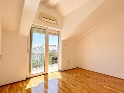 Rent, two bedroom apartment, 69m², Stari Aerodrom, Podgorica - image 4