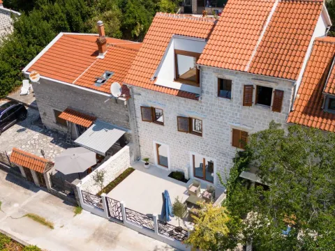 Izdavanje, kuća, 150m², Ljuta, Kotor - image 3