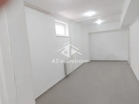 Izdavanje, kuća, 300m², Savski Venac, Beograd - image 40
