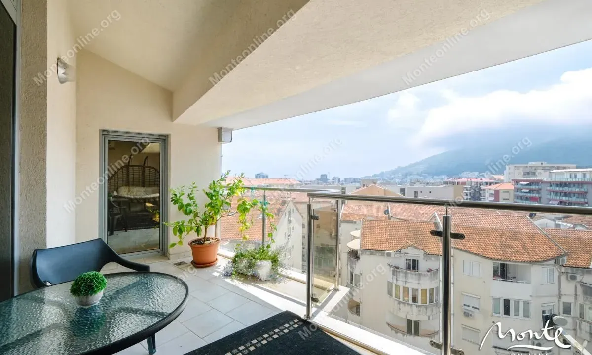 Prodaja, četvorosoban stan, 150m², Rozino, Budva