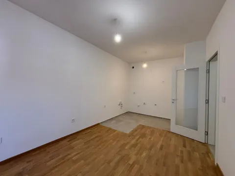 Sale, two bedroom apartment, 66m², Stari Aerodrom, Podgorica - image 2