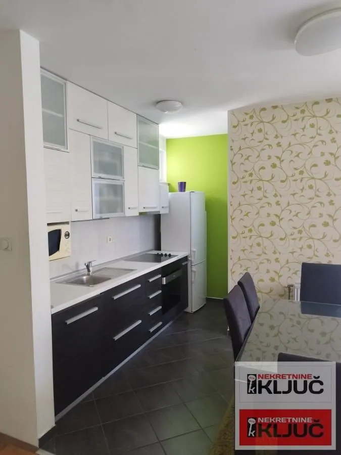 Izdavanje, dvosoban stan, 55m², Novo naselje, Novi Sad