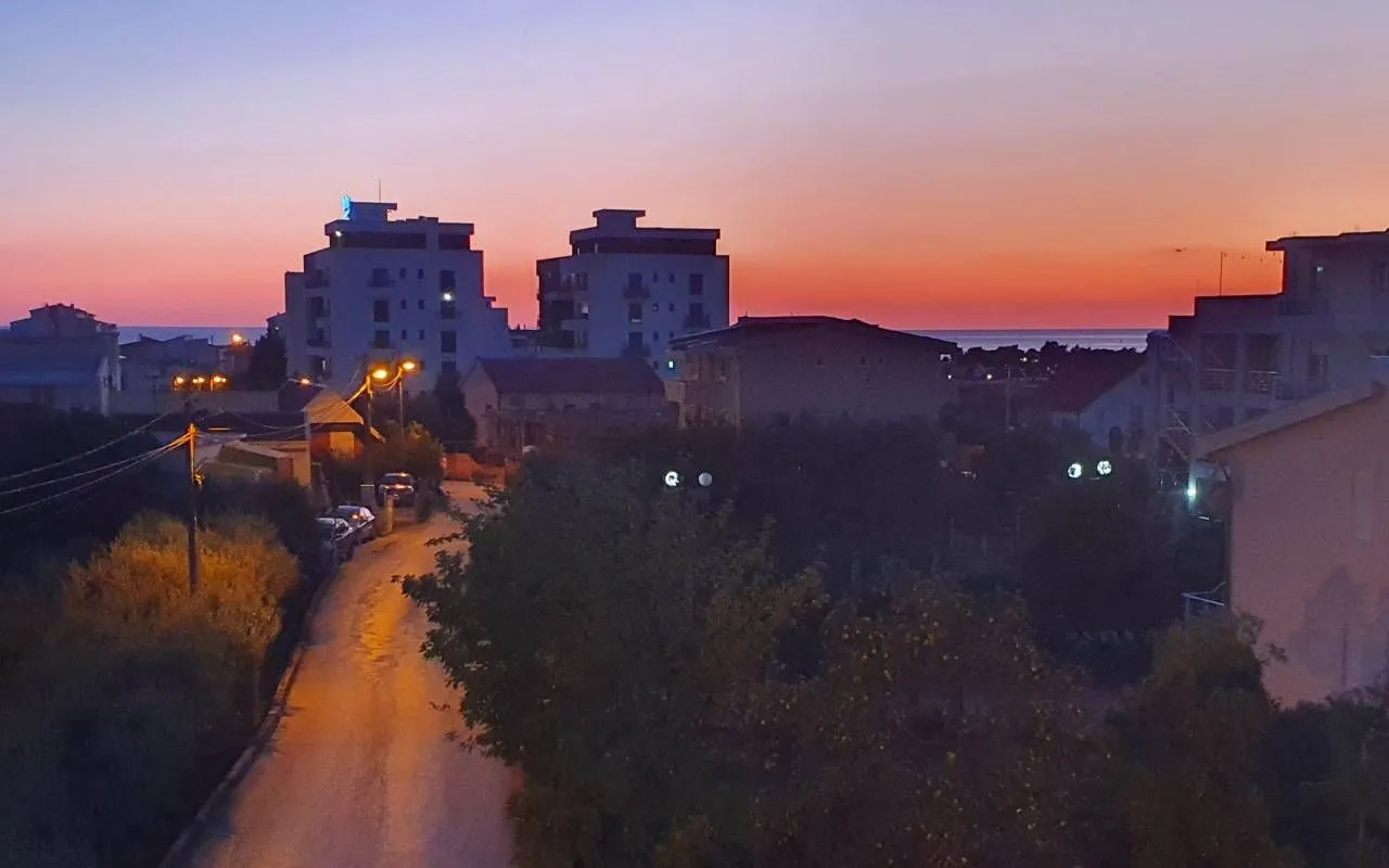 Rent, two bedroom apartment, 80m², Ilino, Bar