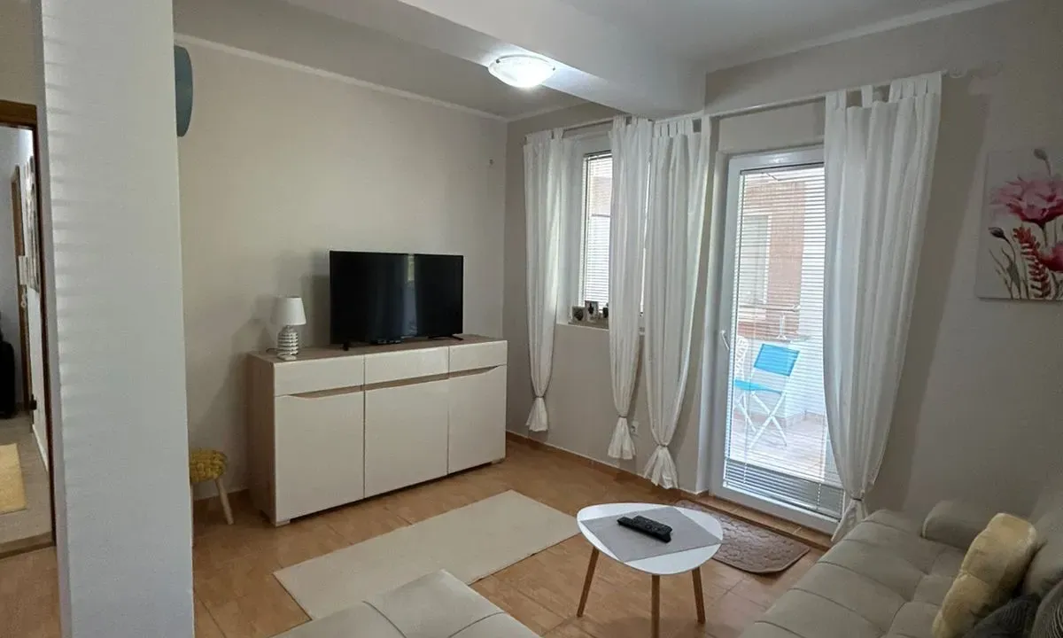 Izdavanje, jednosoban stan, 47m², Prijevor, Budva