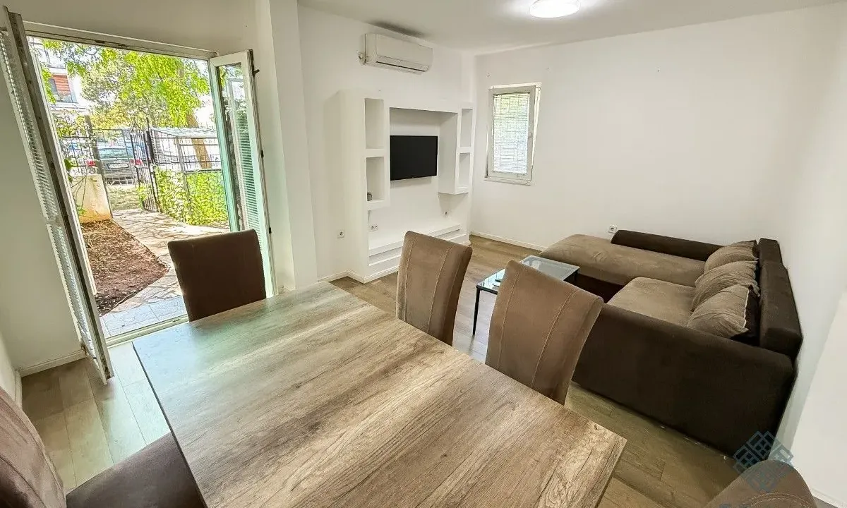 Izdavanje, dvosoban stan, 68m², Stari Aerodrom, Podgorica