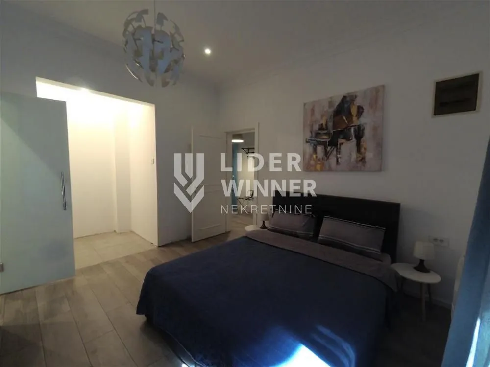 Izdavanje, trosoban stan, 62m², Stari Grad, Beograd