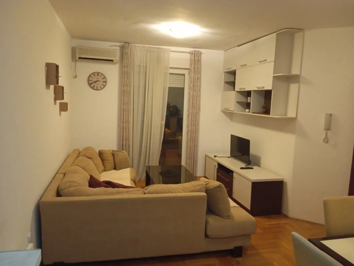 Izdavanje, jednosoban stan, 45m², Zabjelo, Podgorica