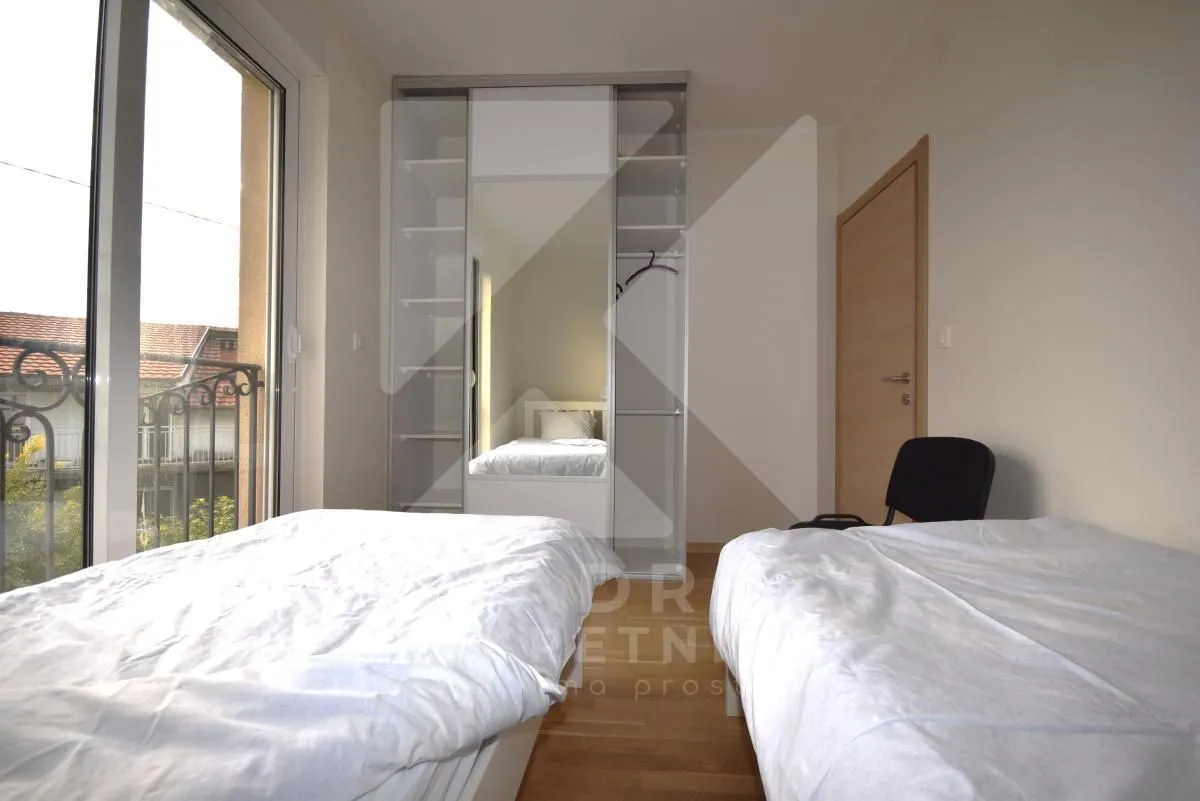 Izdavanje, dvosoban stan, 65m², Malo Brdo, Podgorica