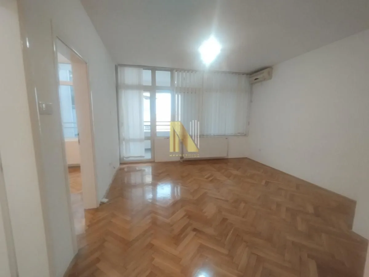 Sale, two bedroom apartment, 50m², Bulevar Oslobodjenja, Novi Sad Sve Podlokacije