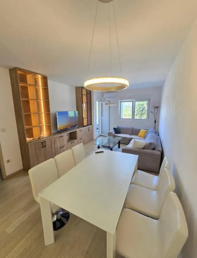 Izdavanje, dvosoban stan, 70m², City Kvart, Podgorica