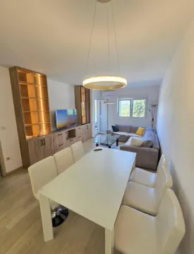 Izdavanje, dvosoban stan, 70m², City Kvart, Podgorica - image 4
