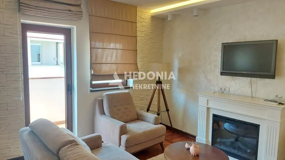 Prodaja, četvorosoban stan, 98m², Zemun Sve Podlokacije, Beograd