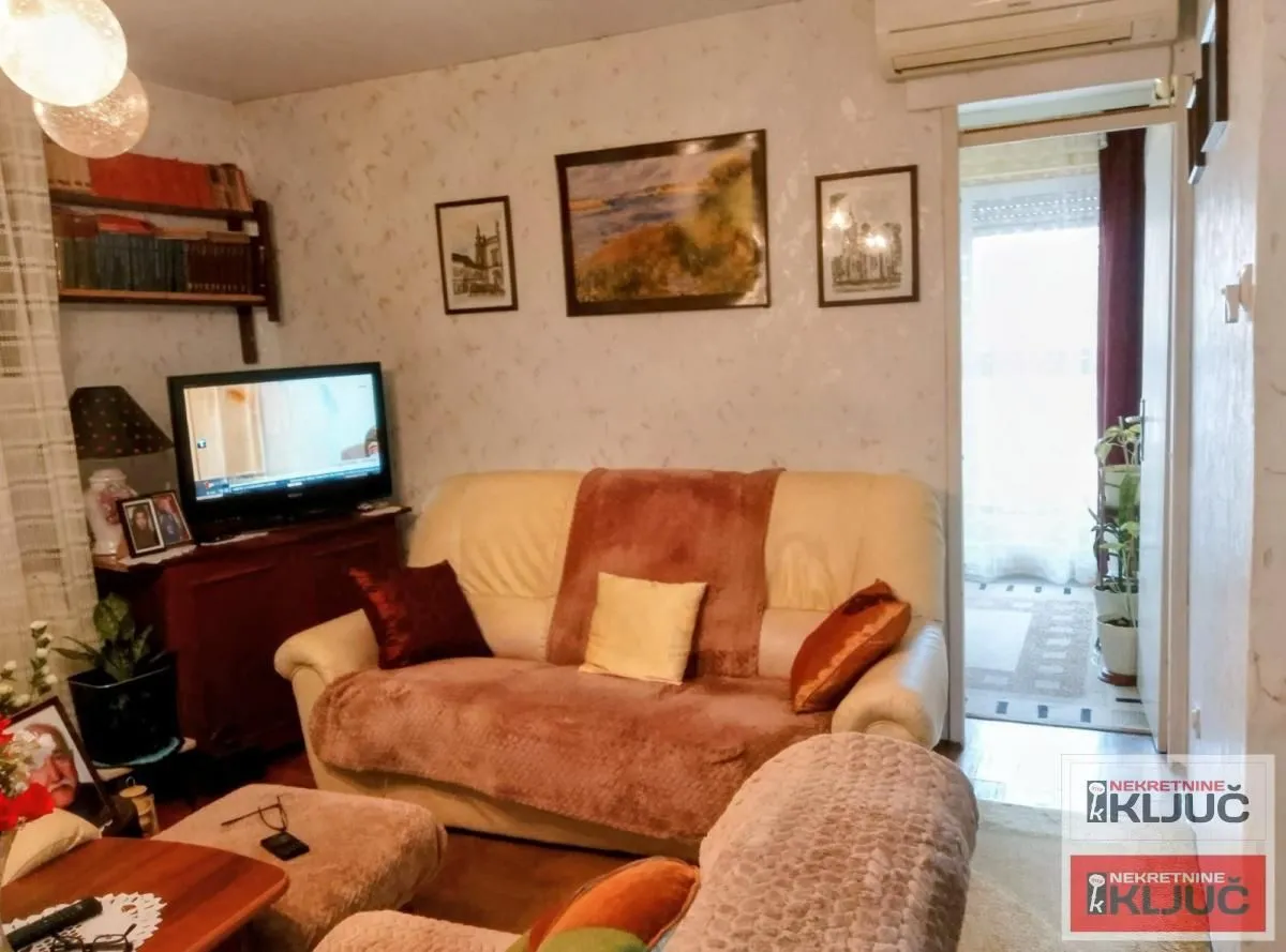 Prodaja, trosoban stan, 74m², Novo naselje, Novi Sad