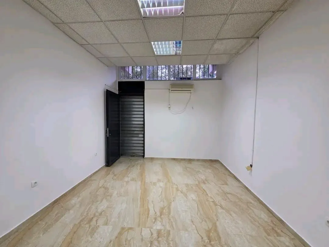 Rent, office space, 48m², Autobuska stanica, Podgorica