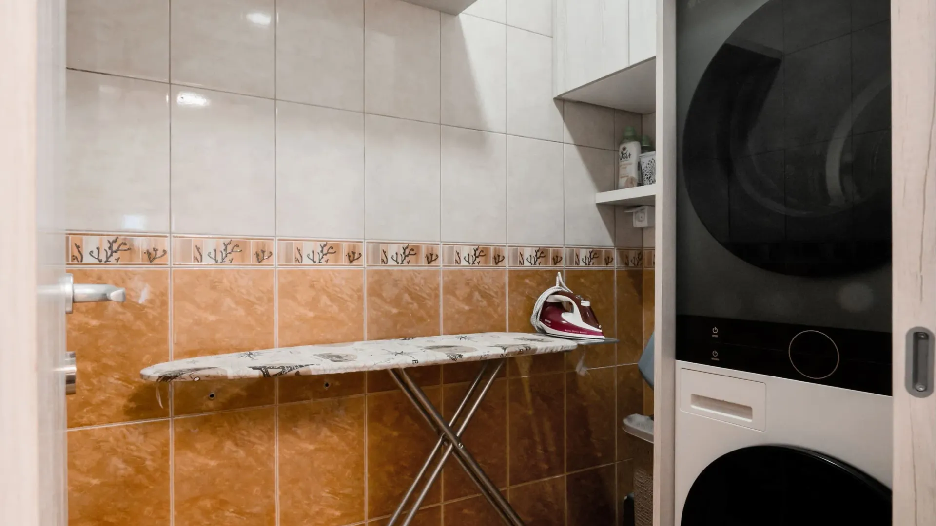 Izdavanje, trosoban stan, 120m², Mrčevac, Tivat